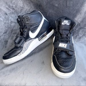 Boys NIKE AIR High Tops 🌵4.5 Y
